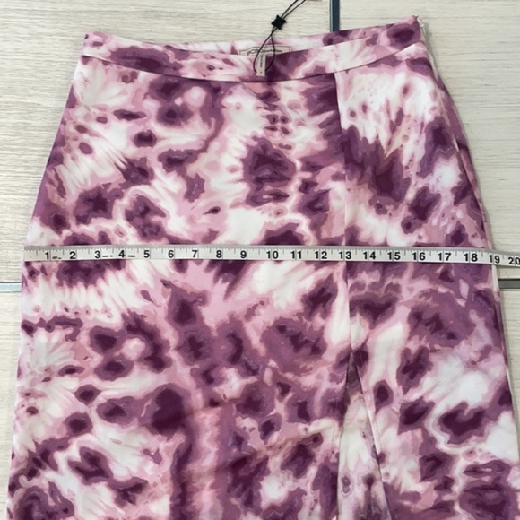 NWT BCBGeneration
Tie Dyed Satin Pencil Skirt - Picture 7 of 10